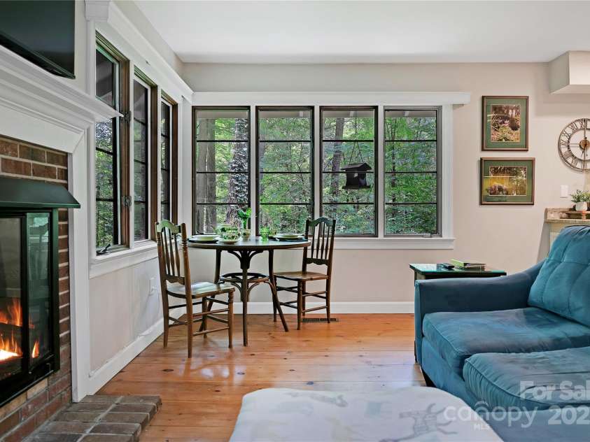 168 River Ridge Road, Brevard, NC 28712.  MLS# CAR4260361, YatesRealty ID 19694. Cozy sitting area