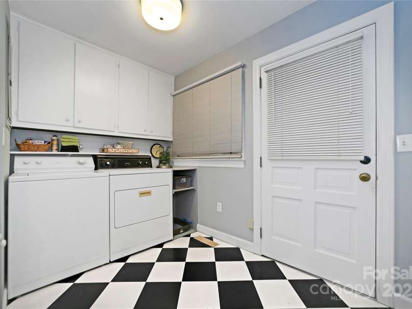 168 River Ridge Road, Brevard, NC 28712.  MLS# CAR4260361, YatesRealty ID 19694. Laundry/mudroom off of garage