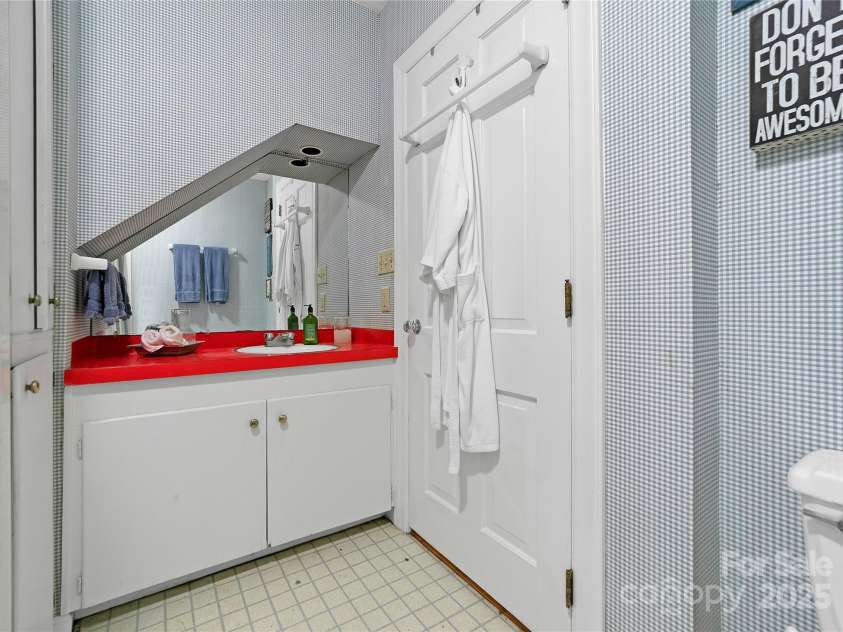 168 River Ridge Road, Brevard, NC 28712.  MLS# CAR4260361, YatesRealty ID 19694. Shared Bath