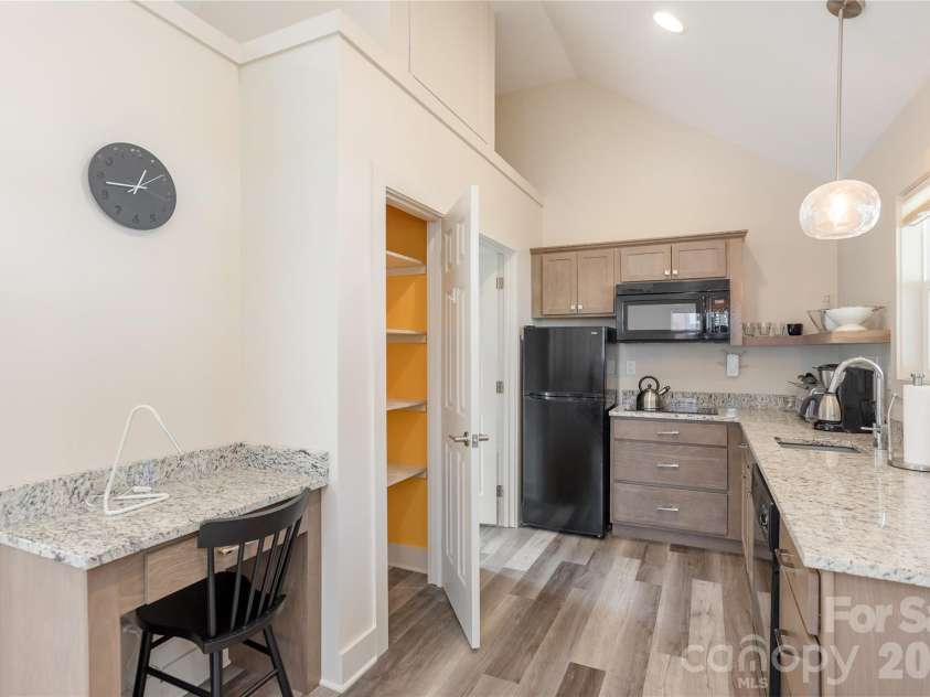 608 Ray Avenue, Hendersonville, NC 28792.  MLS# CAR4374052, YatesRealty ID 19694. 