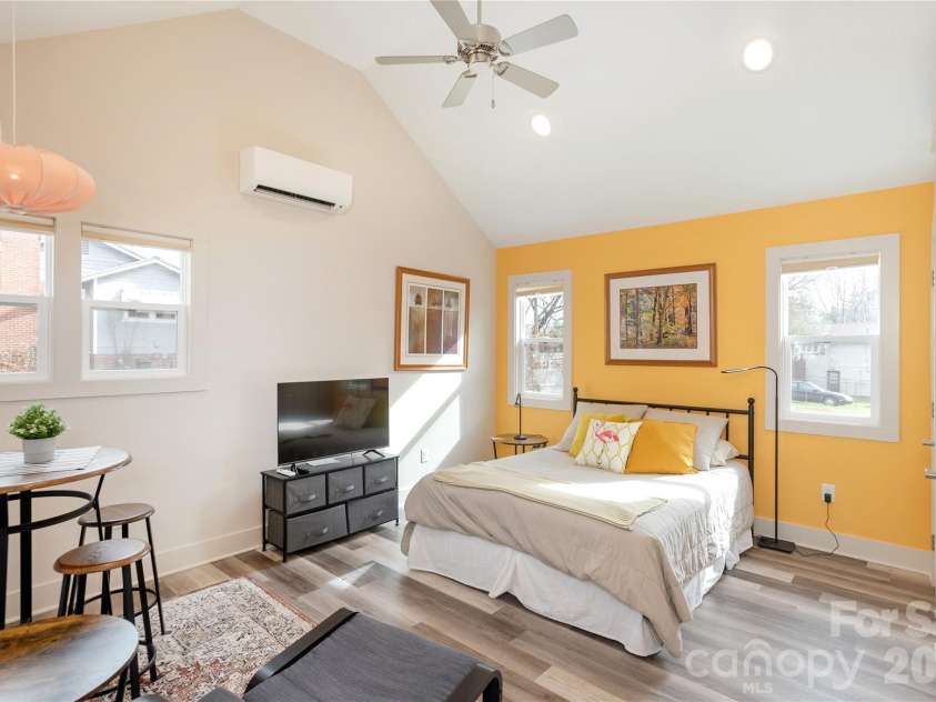 608 Ray Avenue, Hendersonville, NC 28792.  MLS# CAR4374052, YatesRealty ID 19694. Light and Bright