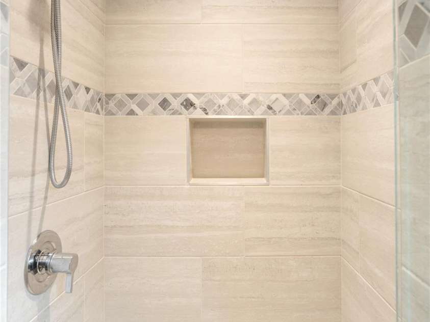 608 Ray Avenue, Hendersonville, NC 28792.  MLS# CAR4374052, YatesRealty ID 19694. Walk-In Shower