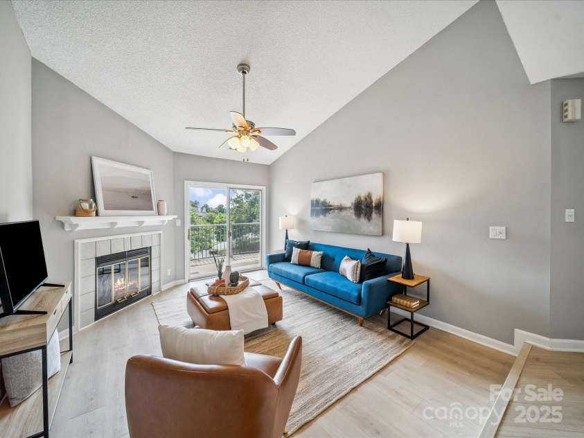 18817 Nautical Drive, Cornelius, NC 28031.  MLS# CAR4266558, YatesRealty ID 19695. Living room