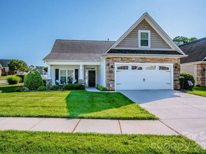 604 Cordova Court, Salisbury, NC 28146.  MLS# CAR4378039, YatesRealty ID 19696. 