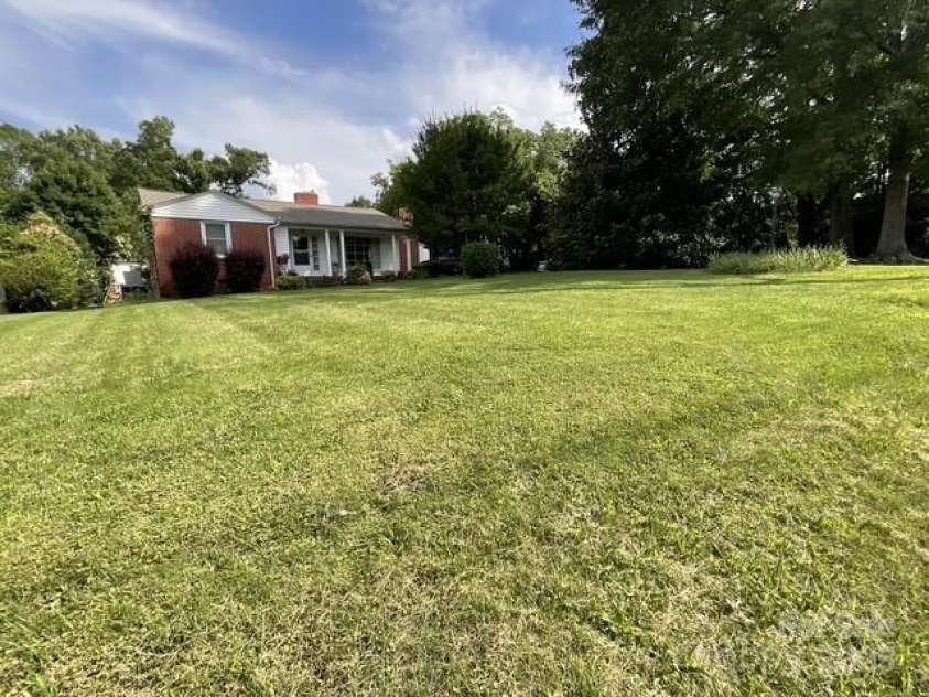 621 Craige Street, Salisbury, NC 28144.  MLS# CAR4271247, YatesRealty ID 19696. 