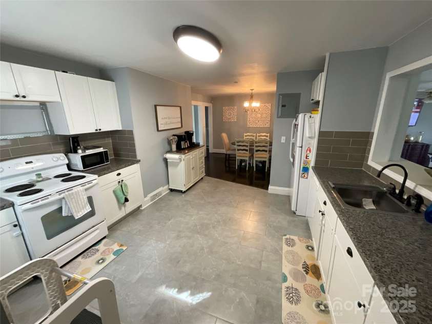 621 Craige Street, Salisbury, NC 28144.  MLS# CAR4271247, YatesRealty ID 19696. 