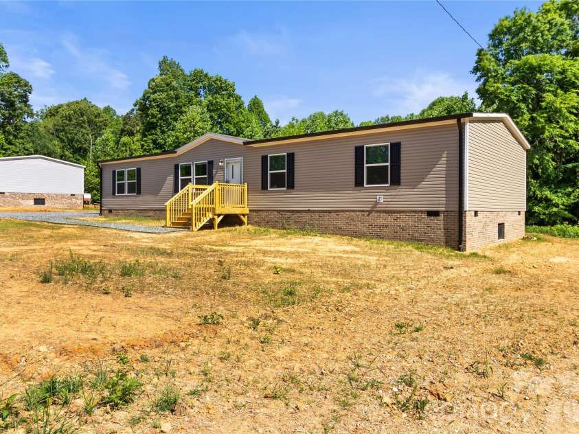 6280 Old US 70 Highway, Cleveland, NC 27013.  MLS# CAR4378751, YatesRealty ID 19698. 