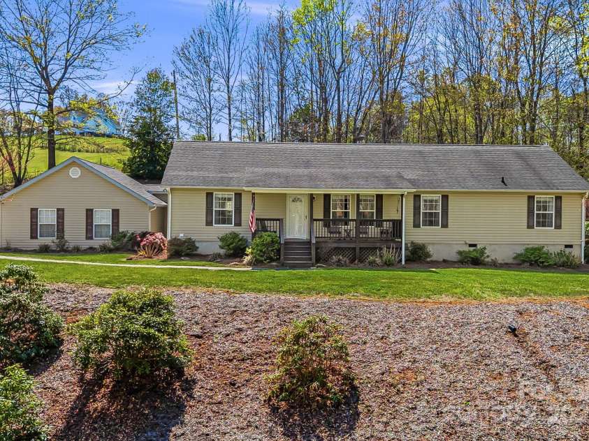 54 Golddigger Drive, Candler, NC 28715.  MLS# CAR4245543, YatesRealty ID 197. 