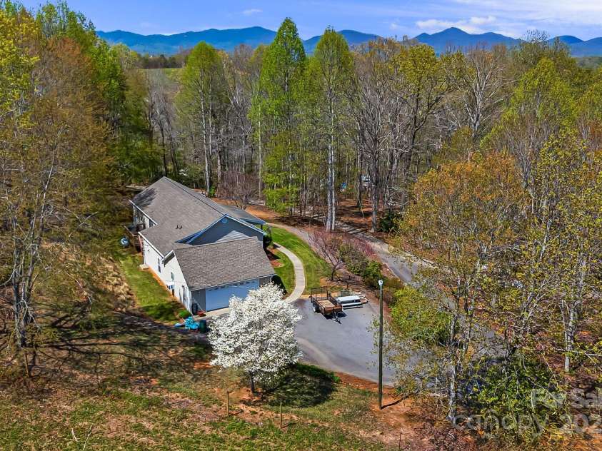 54 Golddigger Drive, Candler, NC 28715.  MLS# CAR4245543, YatesRealty ID 197. 