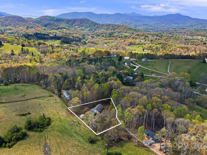 54 Golddigger Drive, Candler, NC 28715.  MLS# CAR4245543, YatesRealty ID 197. 