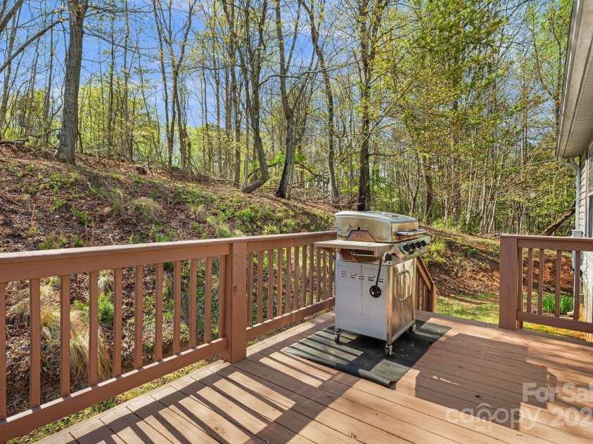 54 Golddigger Drive, Candler, NC 28715.  MLS# CAR4245543, YatesRealty ID 197. 