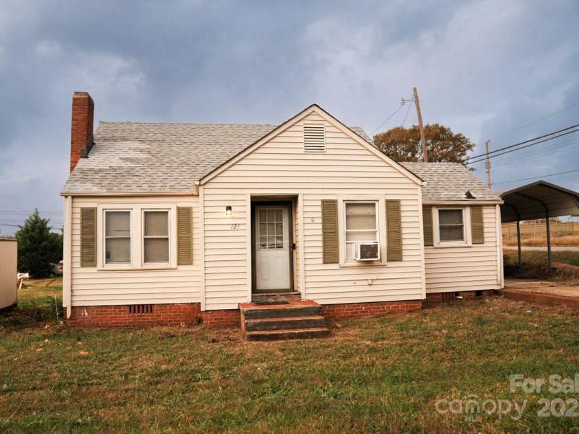 121 Martin Street, Ellenboro, NC 28040.  MLS# CAR4320616, YatesRealty ID 1970. 