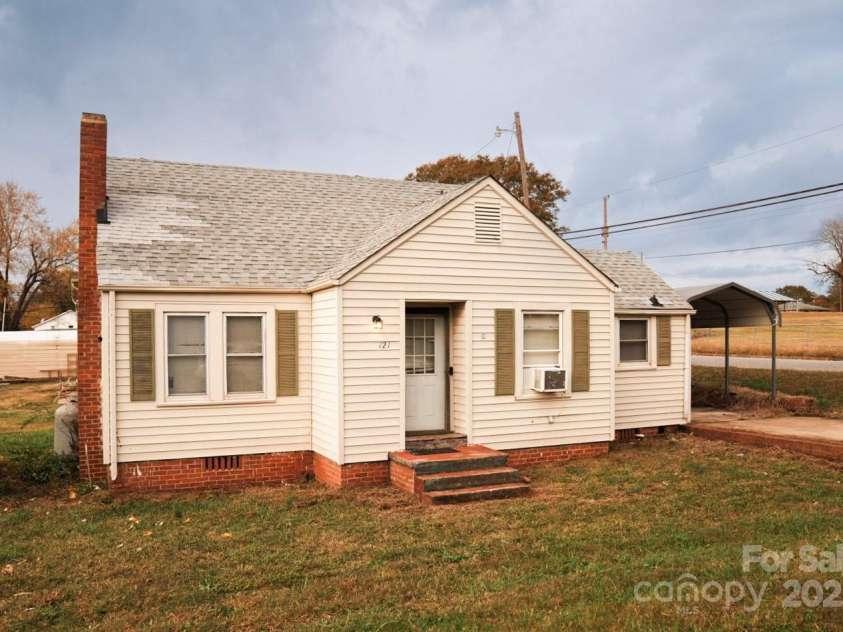 121 Martin Street, Ellenboro, NC 28040.  MLS# CAR4320616, YatesRealty ID 1970. 