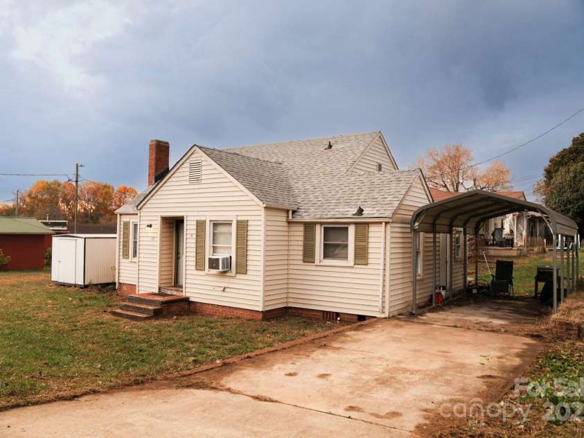 121 Martin Street, Ellenboro, NC 28040.  MLS# CAR4320616, YatesRealty ID 1970. 