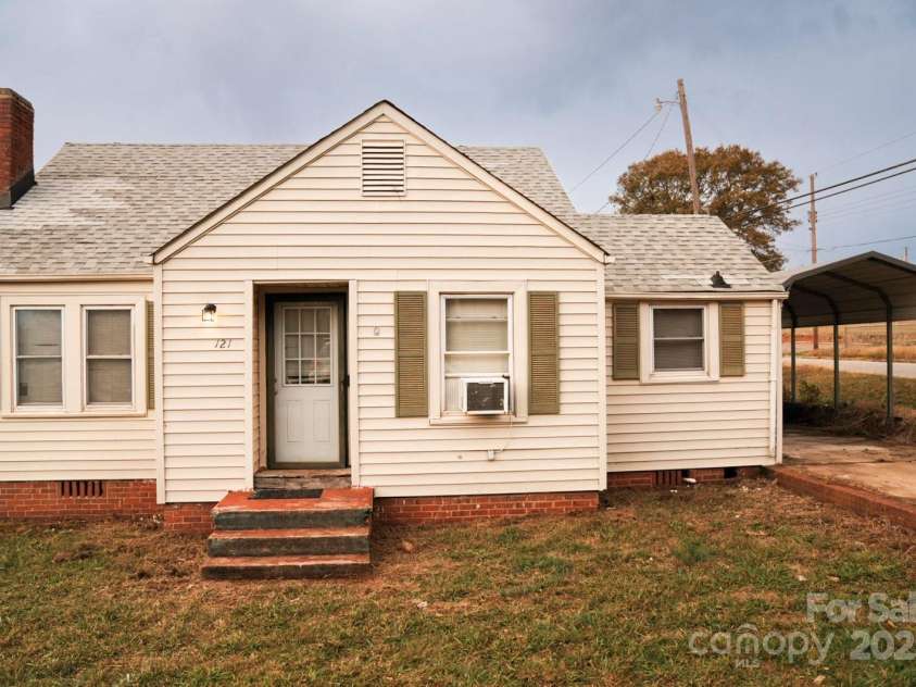 121 Martin Street, Ellenboro, NC 28040.  MLS# CAR4320616, YatesRealty ID 1970. 