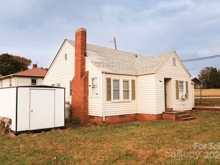 121 Martin Street, Ellenboro, NC 28040.  MLS# CAR4320616, YatesRealty ID 1970. 