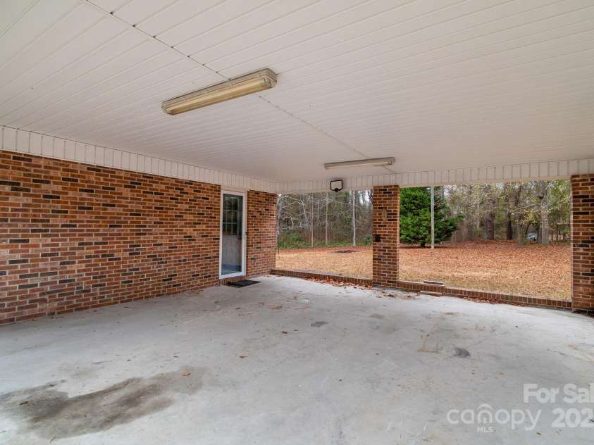 304 West Street, Kershaw, SC 29067.  MLS# CAR4328662, YatesRealty ID 1970. 