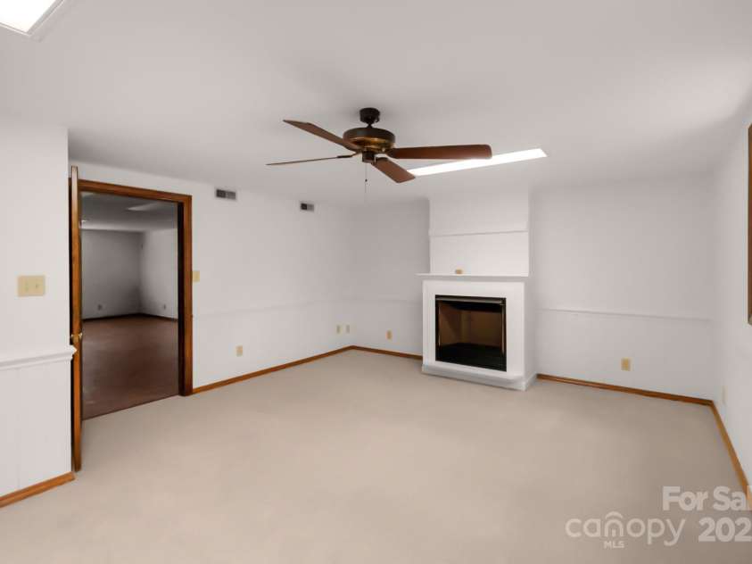 304 West Street, Kershaw, SC 29067.  MLS# CAR4328662, YatesRealty ID 1970. 