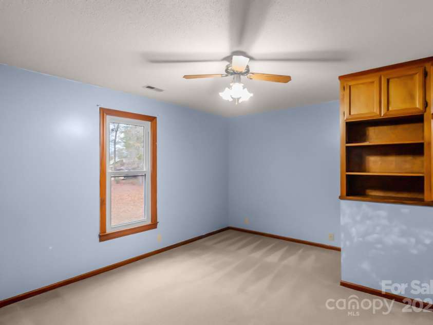 304 West Street, Kershaw, SC 29067.  MLS# CAR4328662, YatesRealty ID 1970. 