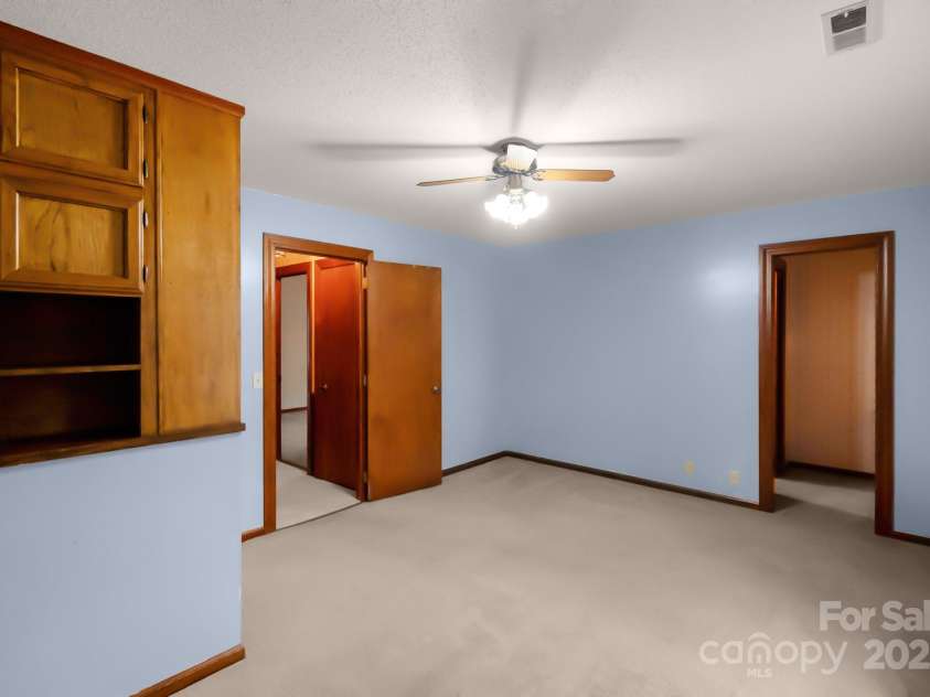 304 West Street, Kershaw, SC 29067.  MLS# CAR4328662, YatesRealty ID 1970. 