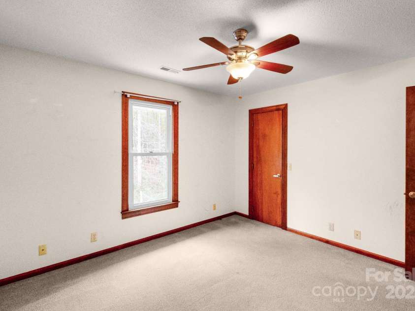 304 West Street, Kershaw, SC 29067.  MLS# CAR4328662, YatesRealty ID 1970. 