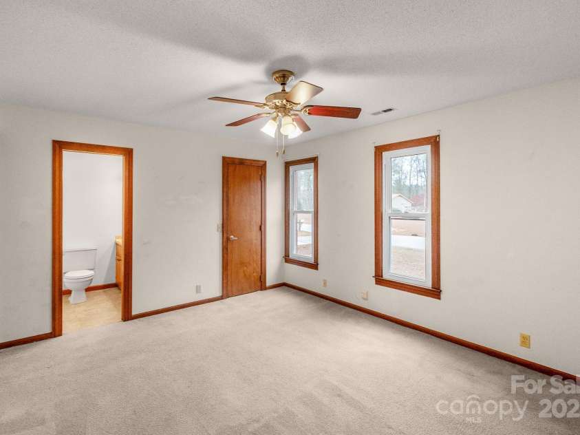 304 West Street, Kershaw, SC 29067.  MLS# CAR4328662, YatesRealty ID 1970. 
