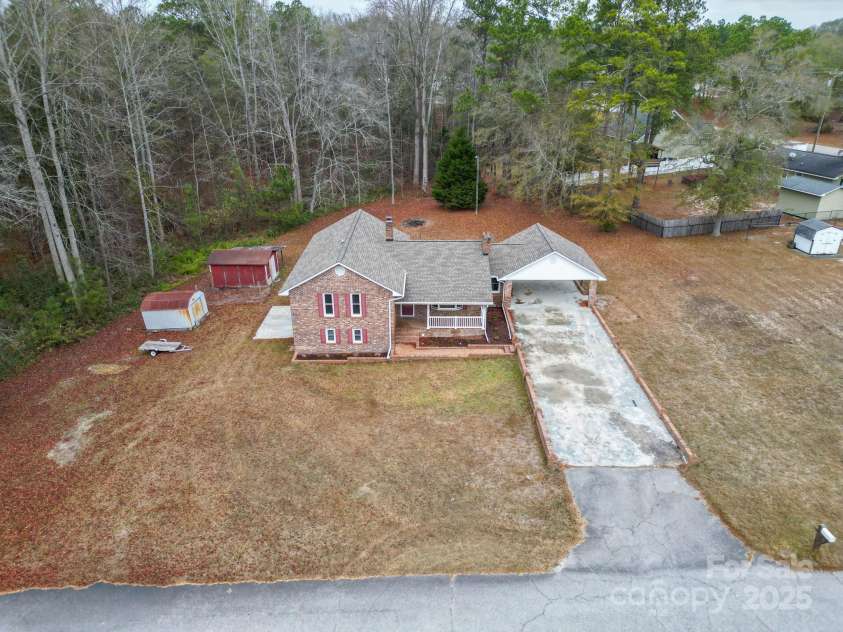 304 West Street, Kershaw, SC 29067.  MLS# CAR4328662, YatesRealty ID 1970. 