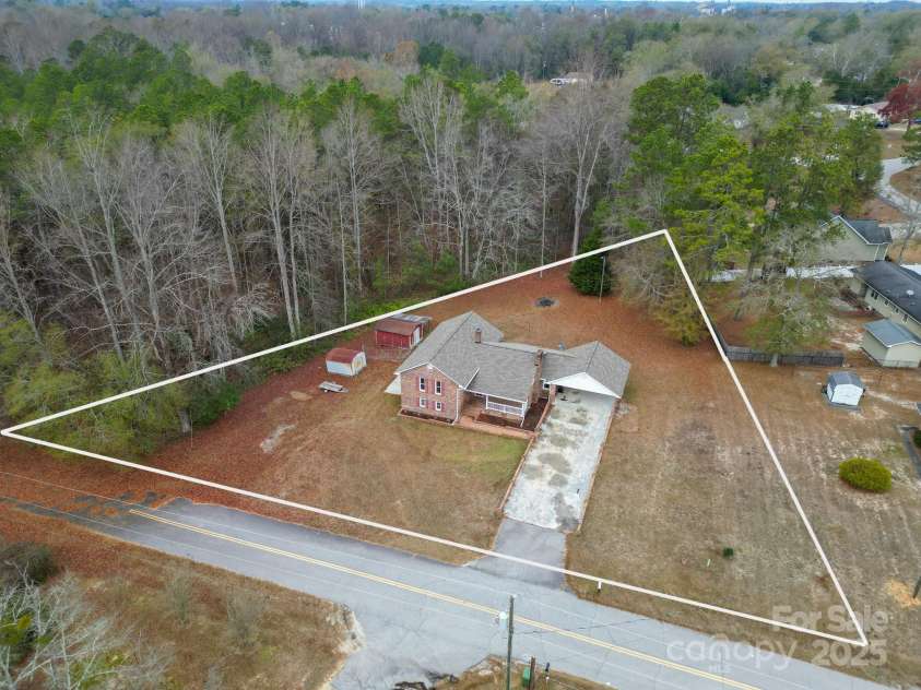 304 West Street, Kershaw, SC 29067.  MLS# CAR4328662, YatesRealty ID 1970. 