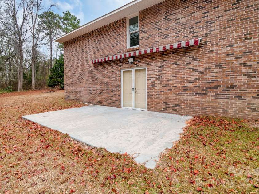 304 West Street, Kershaw, SC 29067.  MLS# CAR4328662, YatesRealty ID 1970. 