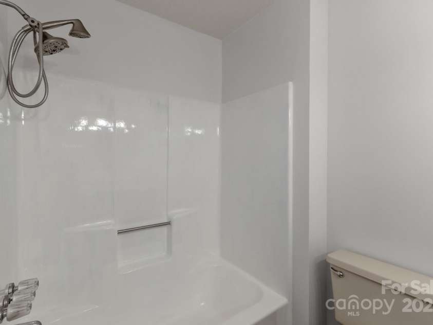 304 West Street, Kershaw, SC 29067.  MLS# CAR4328662, YatesRealty ID 1970. Primary Bath