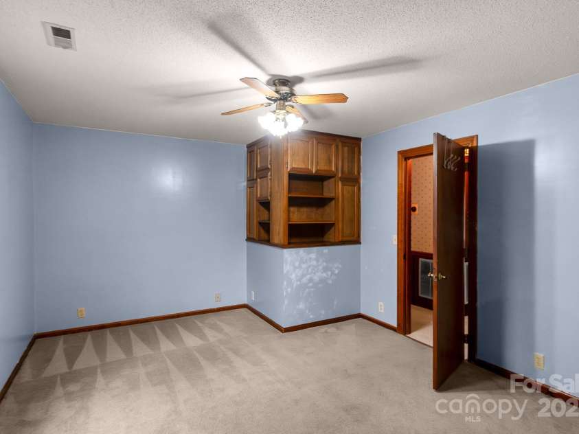 304 West Street, Kershaw, SC 29067.  MLS# CAR4328662, YatesRealty ID 1970. Upper level Bedroom