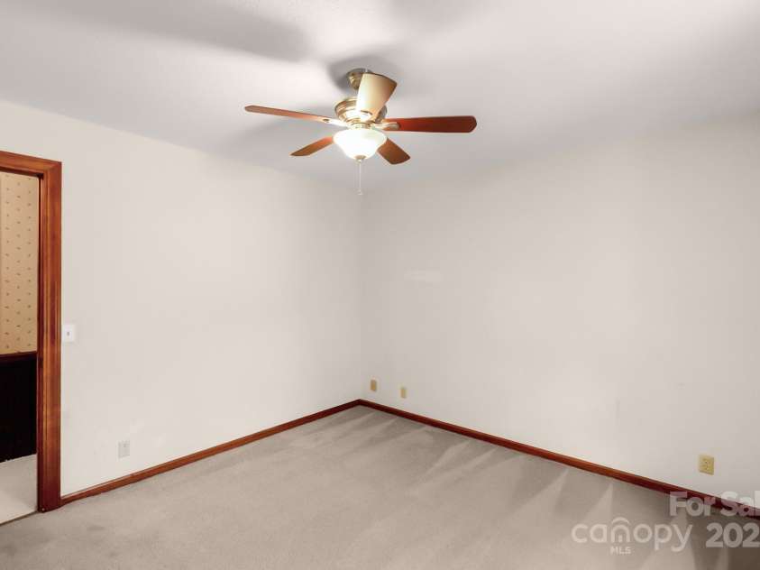 304 West Street, Kershaw, SC 29067.  MLS# CAR4328662, YatesRealty ID 1970. Upper level bedroom