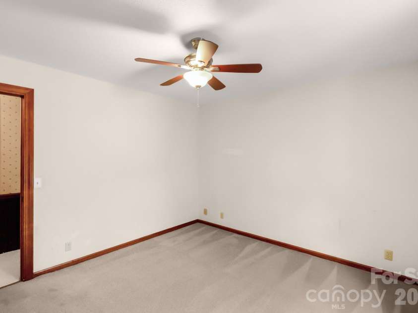 304 West Street, Kershaw, SC 29067.  MLS# CAR4328662, YatesRealty ID 1970. Upper level bedroom