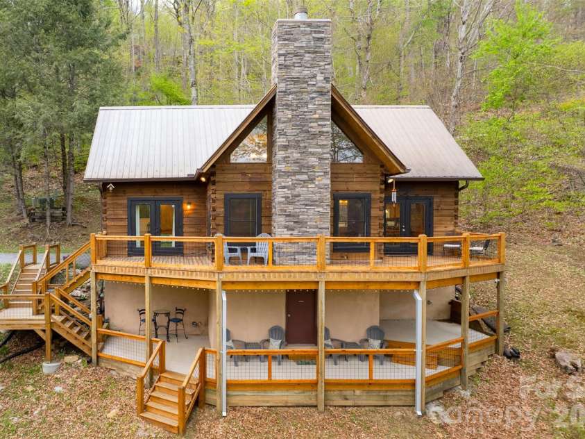 179 Chestnut Village, Mars Hill, NC 28754.  MLS# CAR4376141, YatesRealty ID 19700. 