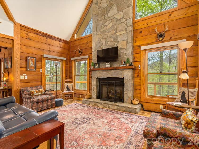 179 Chestnut Village, Mars Hill, NC 28754.  MLS# CAR4376141, YatesRealty ID 19700. 