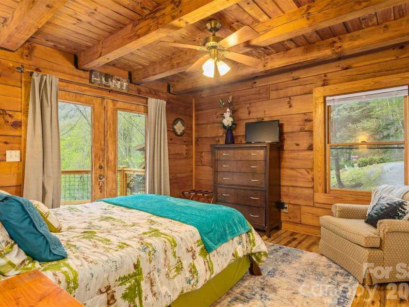 179 Chestnut Village, Mars Hill, NC 28754.  MLS# CAR4376141, YatesRealty ID 19700. 