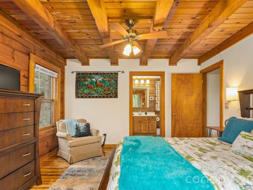 179 Chestnut Village, Mars Hill, NC 28754.  MLS# CAR4376141, YatesRealty ID 19700. 
