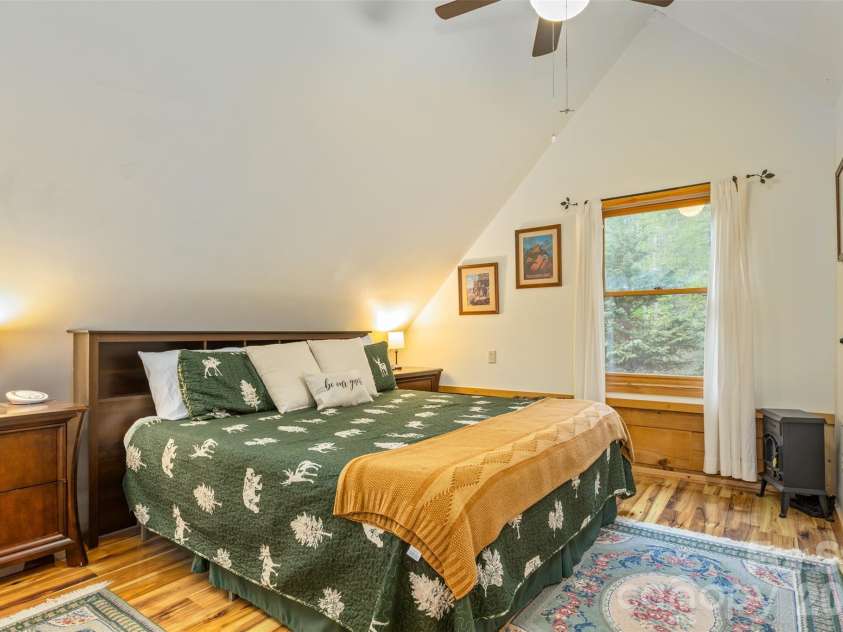 179 Chestnut Village, Mars Hill, NC 28754.  MLS# CAR4376141, YatesRealty ID 19700. 