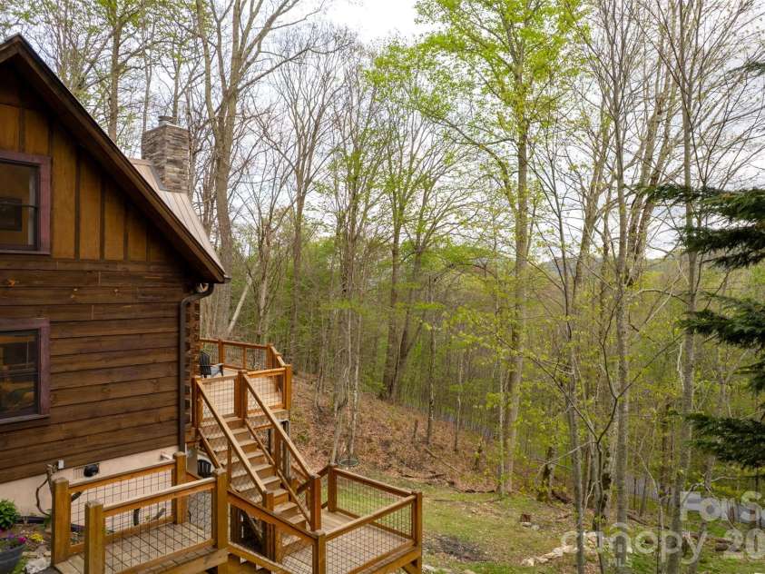 179 Chestnut Village, Mars Hill, NC 28754.  MLS# CAR4376141, YatesRealty ID 19700. 