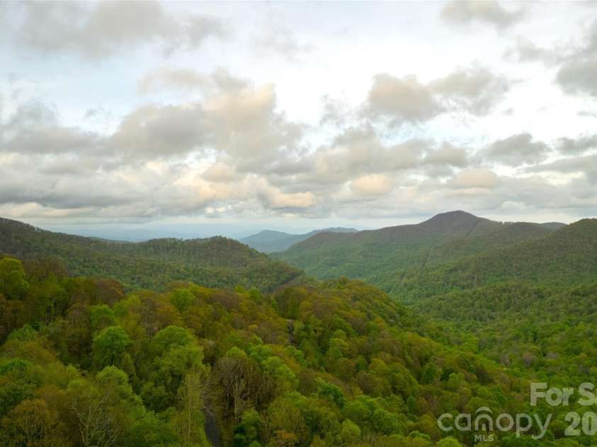 179 Chestnut Village, Mars Hill, NC 28754.  MLS# CAR4376141, YatesRealty ID 19700. 