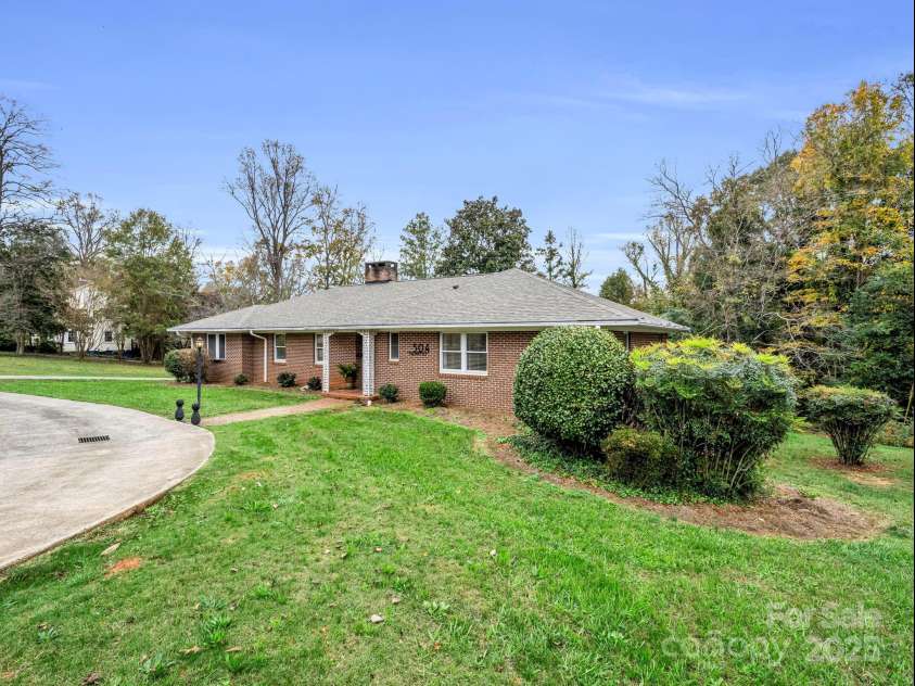 504 Washington Street, Rutherfordton, NC 28139.  MLS# CAR4271309, YatesRealty ID 19700. 