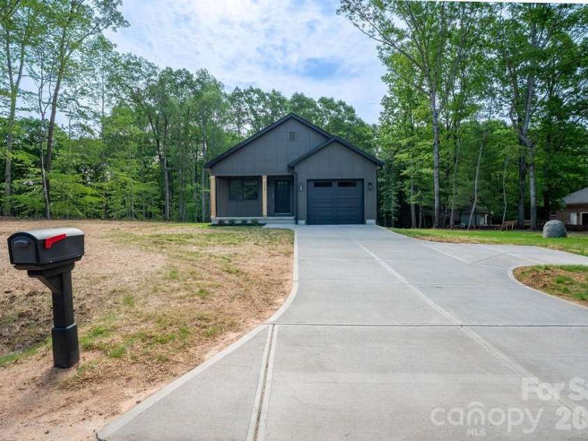 2424 Puetts Chapel Road, Bessemer City, NC 28016.  MLS# CAR4377320, YatesRealty ID 19701. 