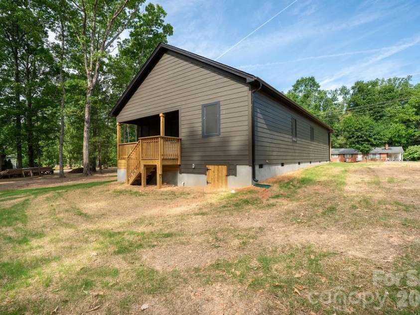 2424 Puetts Chapel Road, Bessemer City, NC 28016.  MLS# CAR4377320, YatesRealty ID 19701. 