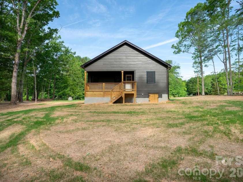 2424 Puetts Chapel Road, Bessemer City, NC 28016.  MLS# CAR4377320, YatesRealty ID 19701. 