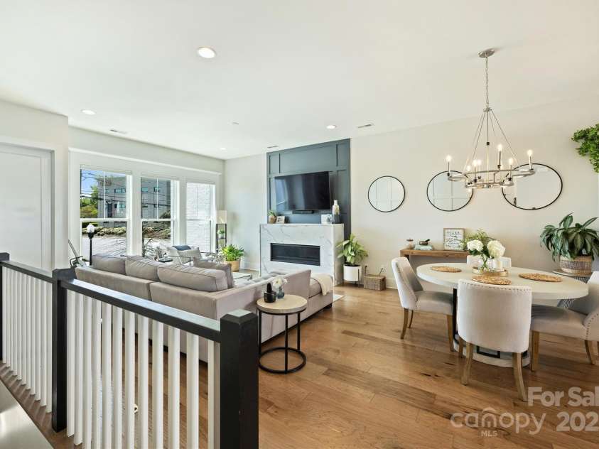 1105 Reece Road, Charlotte, NC 28209.  MLS# CAR4243505, YatesRealty ID 19702. Sunfilled Living area