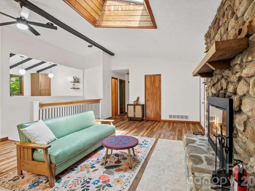 39 Spooks Branch Extension, Asheville, NC 28804.  MLS# CAR4358882, YatesRealty ID 19702. 