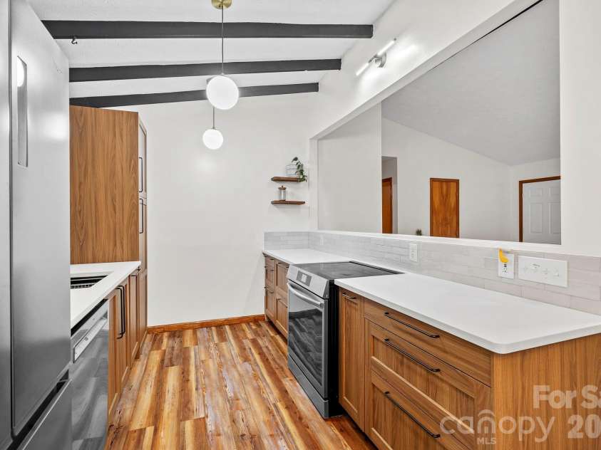 39 Spooks Branch Extension, Asheville, NC 28804.  MLS# CAR4358882, YatesRealty ID 19702. 
