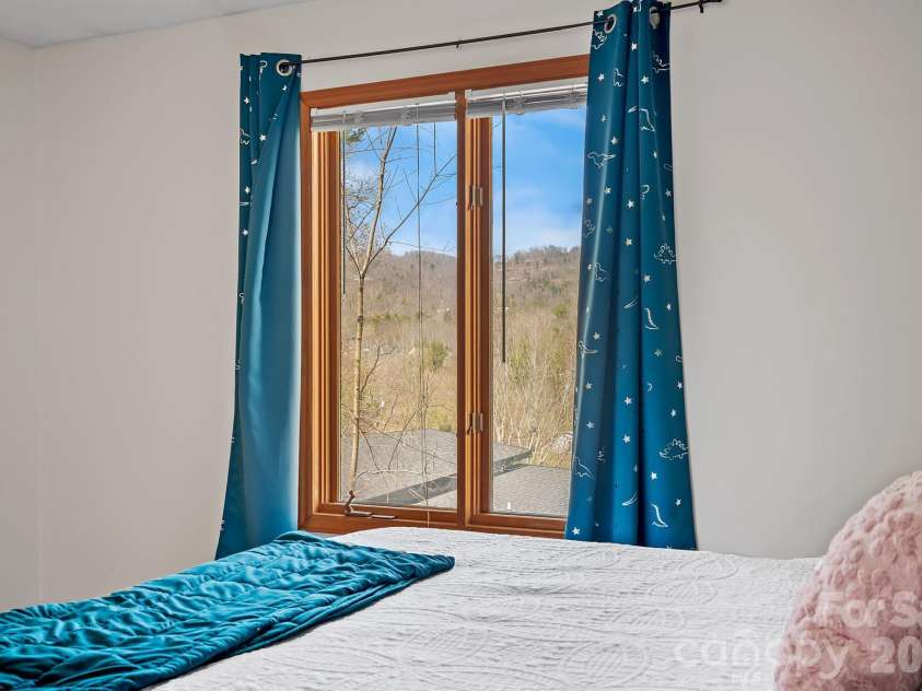 39 Spooks Branch Extension, Asheville, NC 28804.  MLS# CAR4358882, YatesRealty ID 19702. 