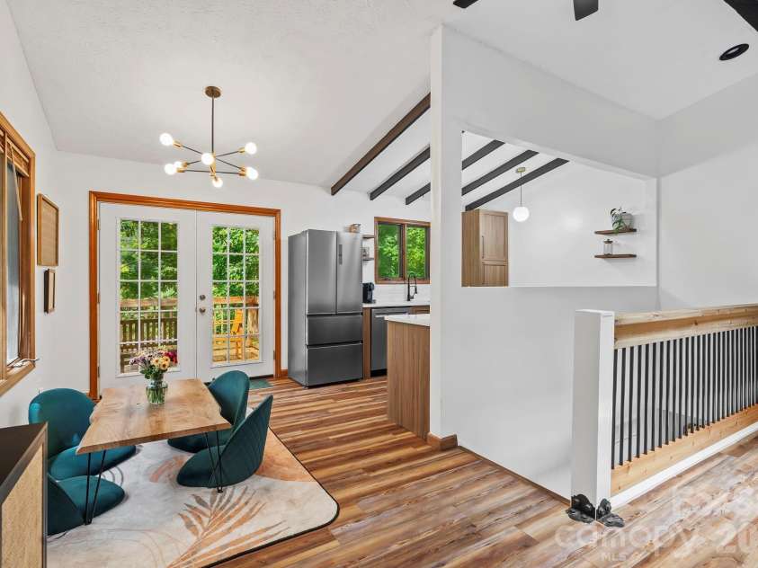 39 Spooks Branch Extension, Asheville, NC 28804.  MLS# CAR4358882, YatesRealty ID 19702. 