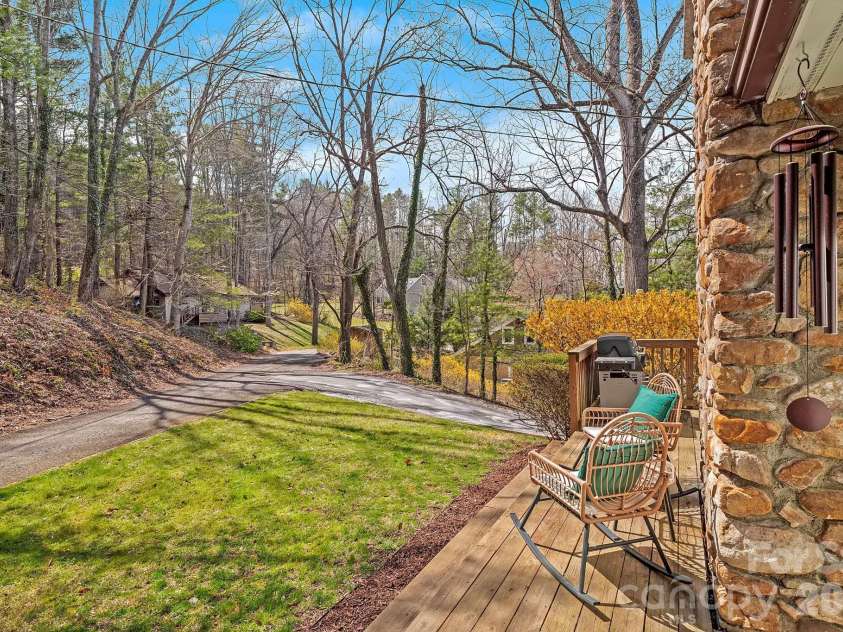 39 Spooks Branch Extension, Asheville, NC 28804.  MLS# CAR4358882, YatesRealty ID 19702. 